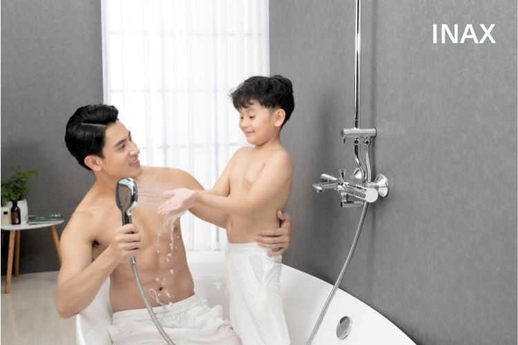 chọn mua bộ vòi sen tắm đứng hay sen tắm thường
