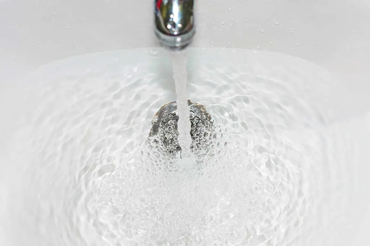 Sự cố rò rỉ nước thường gặp ở chậu rửa lavabo