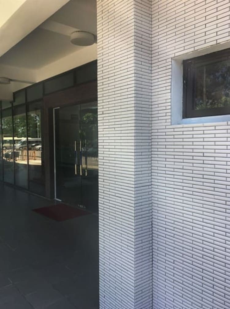 Tiêu chí quan trọng khi chọn gạch ốp tường mặt tiền