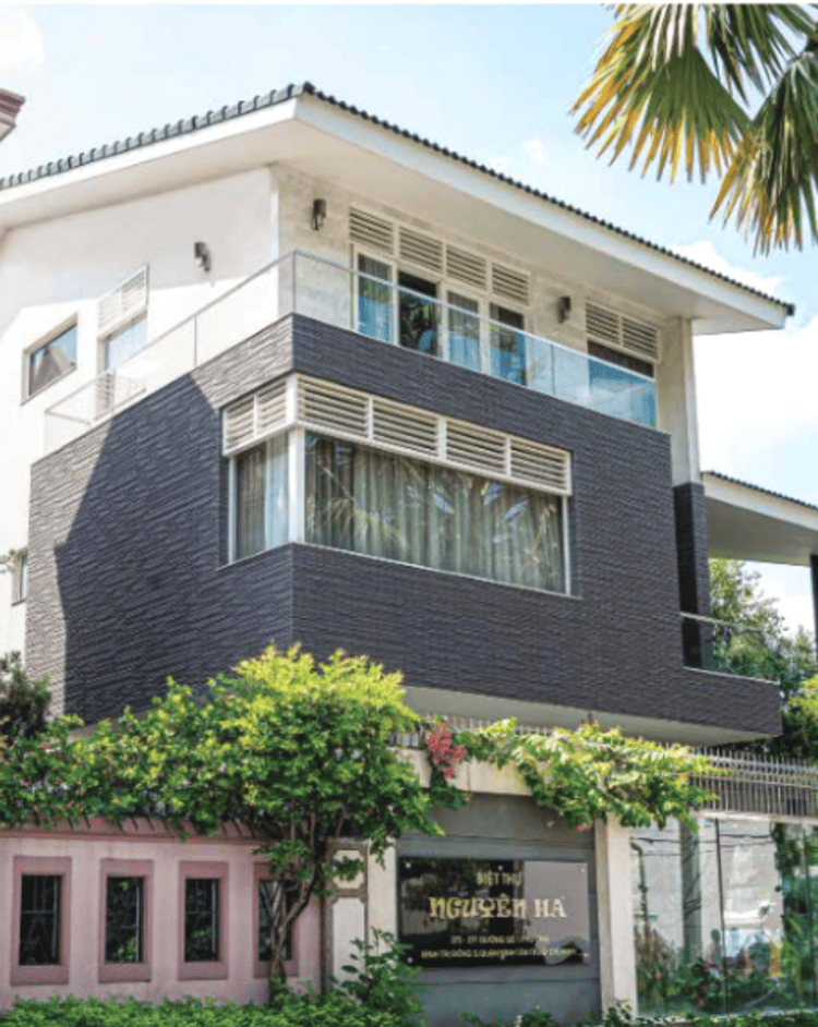 Gạch ốp tường mặt tiền biệt thự Nguyên Hà