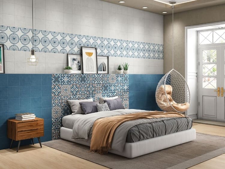 Gạch ốp chân tường phòng ngủ kết hợp màu sắc, họa tiết nổi bật