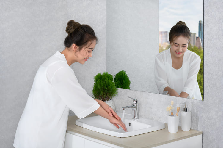 Vòi gật gù nóng lạnh là gì