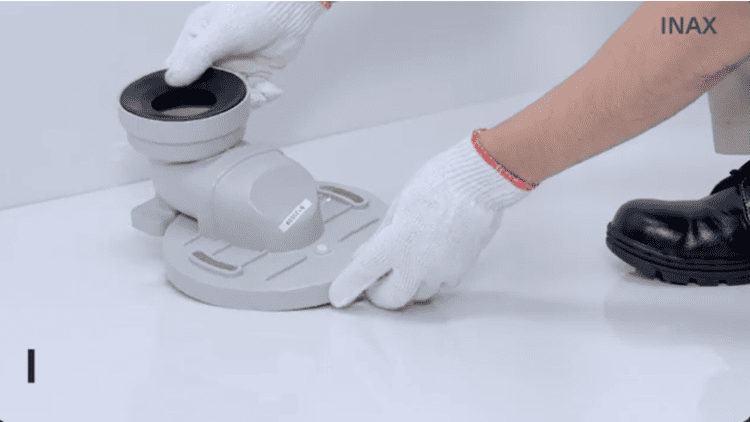 Có thể lắp xifong ngăn mùi hoặc sử dụng ngõng thoát sàn để ngăn mùi hôi từ đường ống thoát