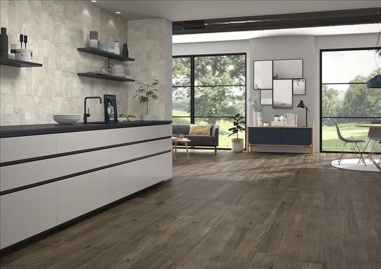 Gạch lát bếp vân gỗ nâu phối nội thất đen trắng mang nét cổ điển