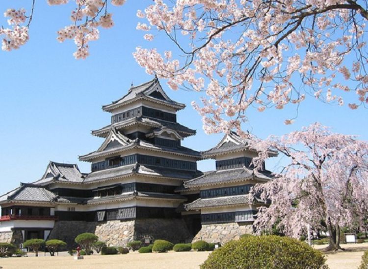 Thành Matsumoto Nhật Bản đại diện cho kiến trúc phòng thủ của quốc gia