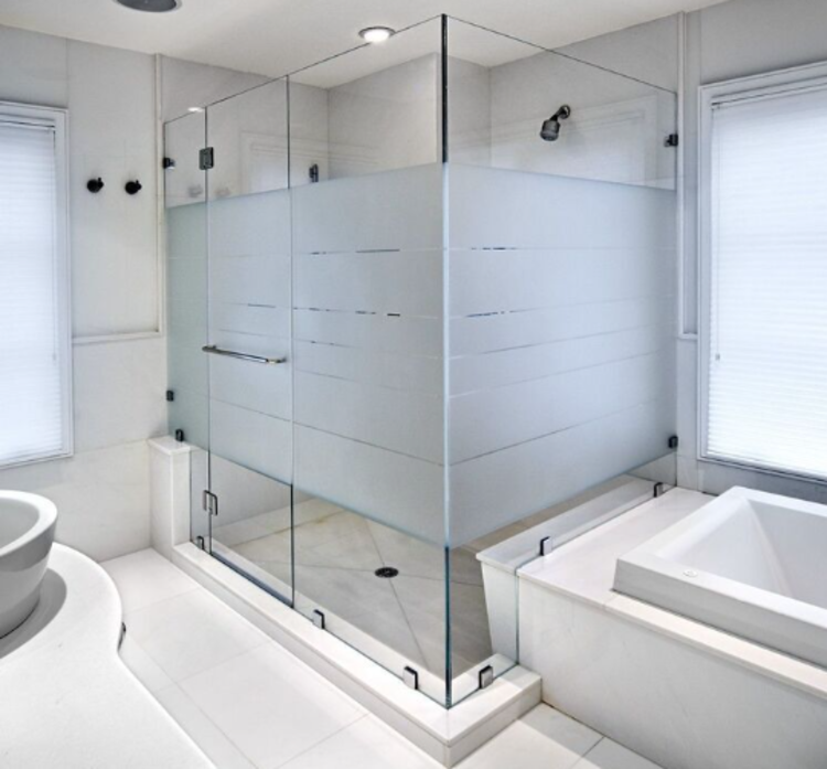 Phòng tắm kính mờ