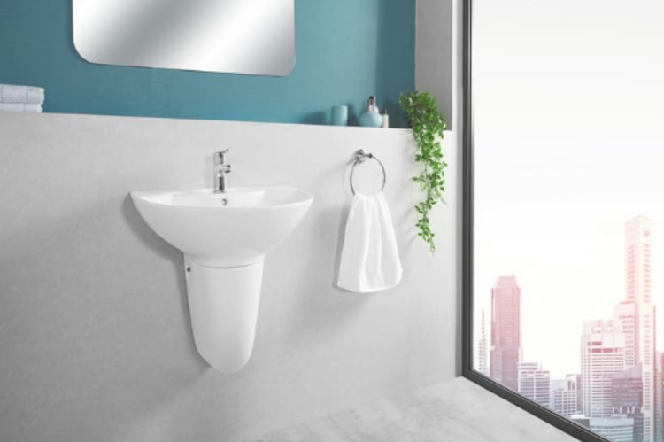 Thiết kế phòng tắm 4m2 sử dụng các thiết bị phù hợp