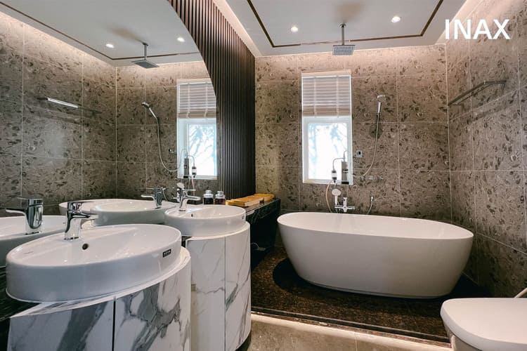 Bồn tắm đặt sàn là gì