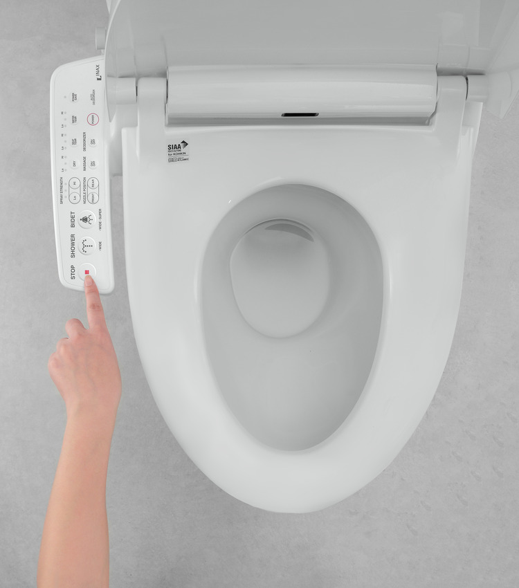 Các mẫu bồn cầu INAX sử dụng công nghệ xả xoáy triple vortex và tích hợp nhiều tính năng thông minh