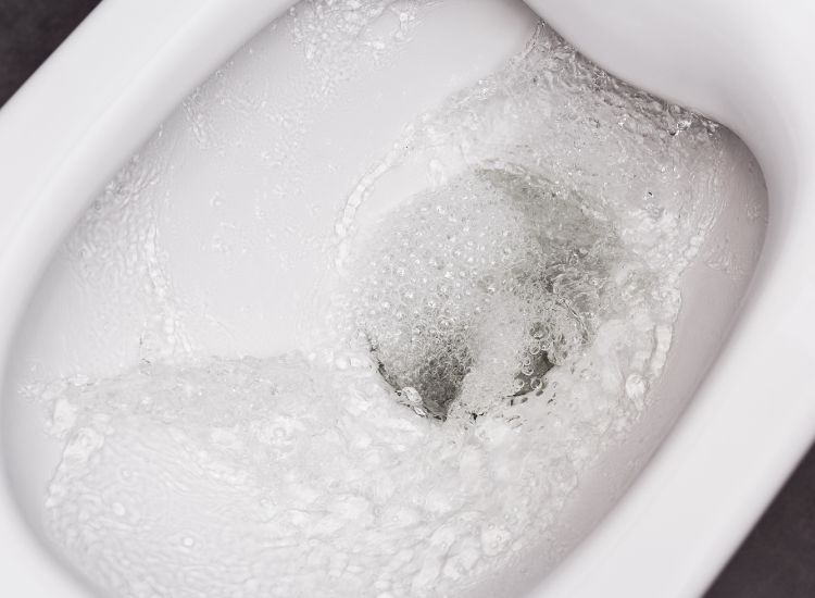 Nguyên nhân bồn cầu xả nước không xoáy