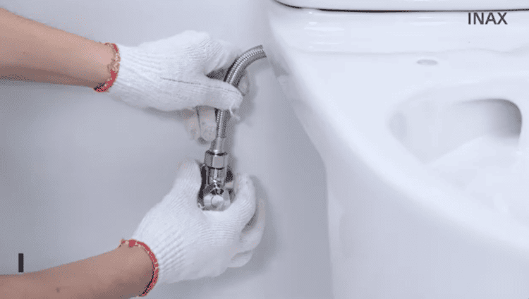 Lắp dây cấp nước mới