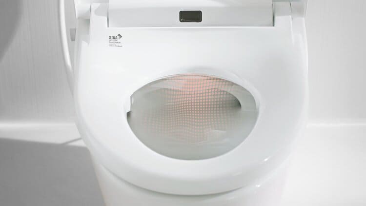 Có nên mua nắp bồn cầu điện tử không